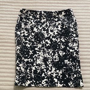 Banana Republic Skirt - Size 6